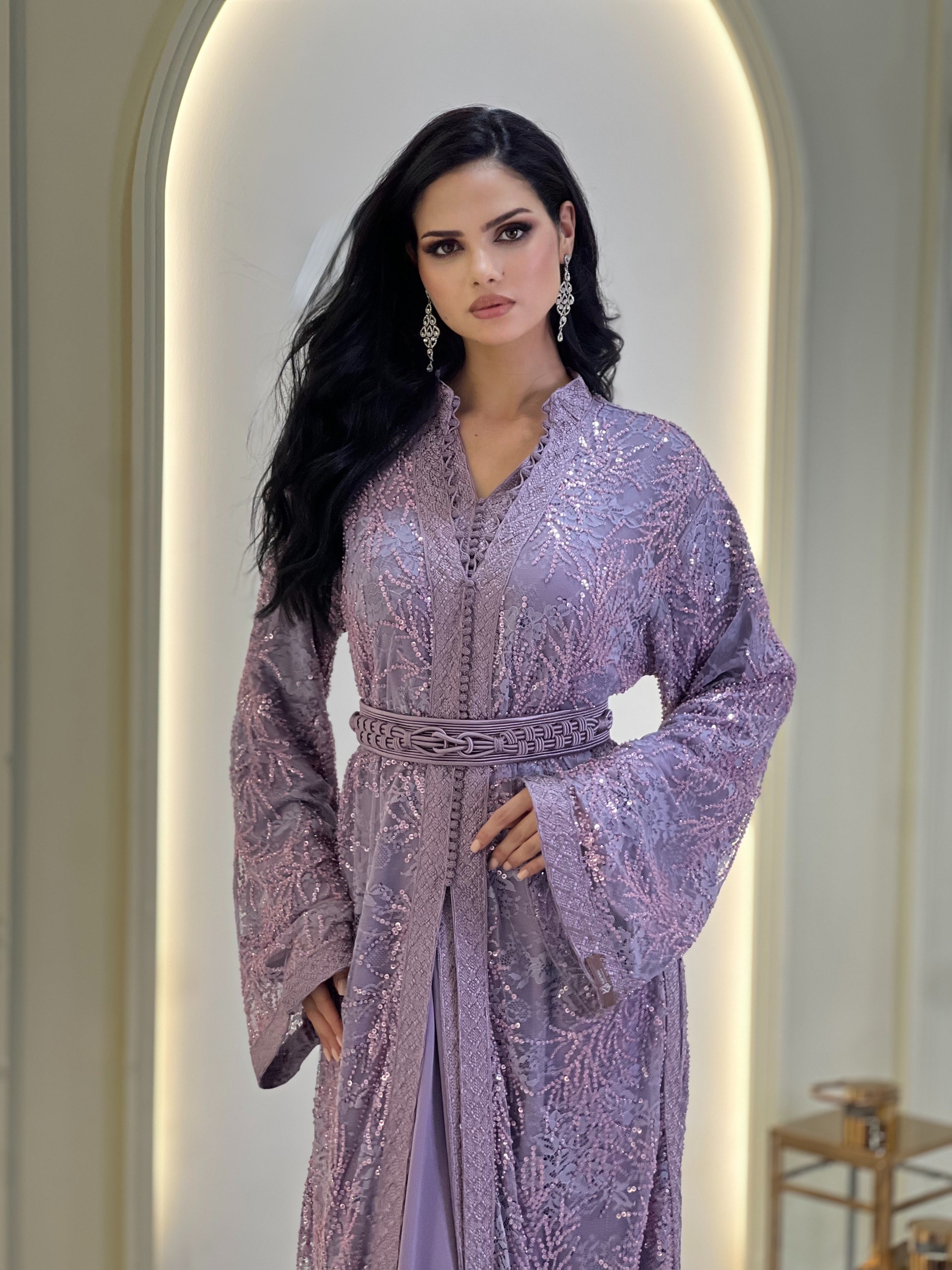 Amoura Violet