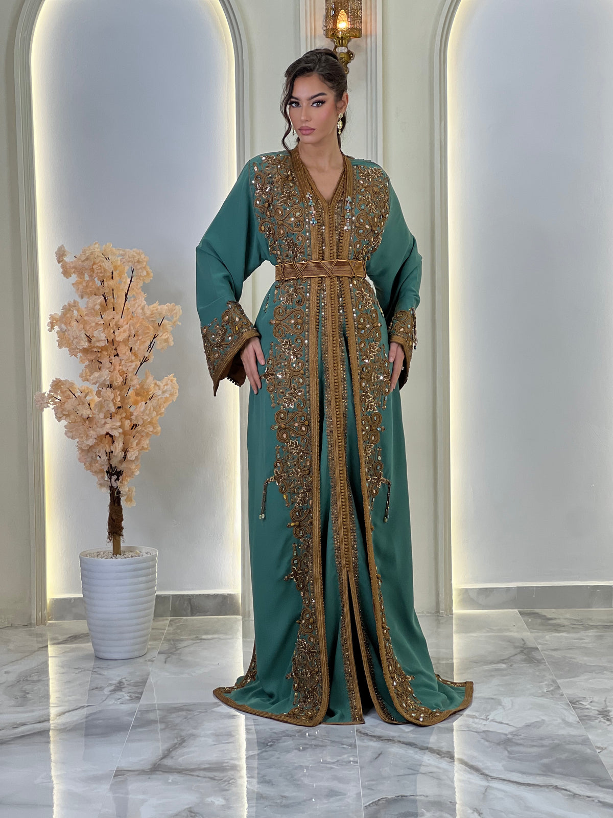 Lebsa Elissia, lebsa marroquí de crepé – vista 8 | Kaftan Elegance
