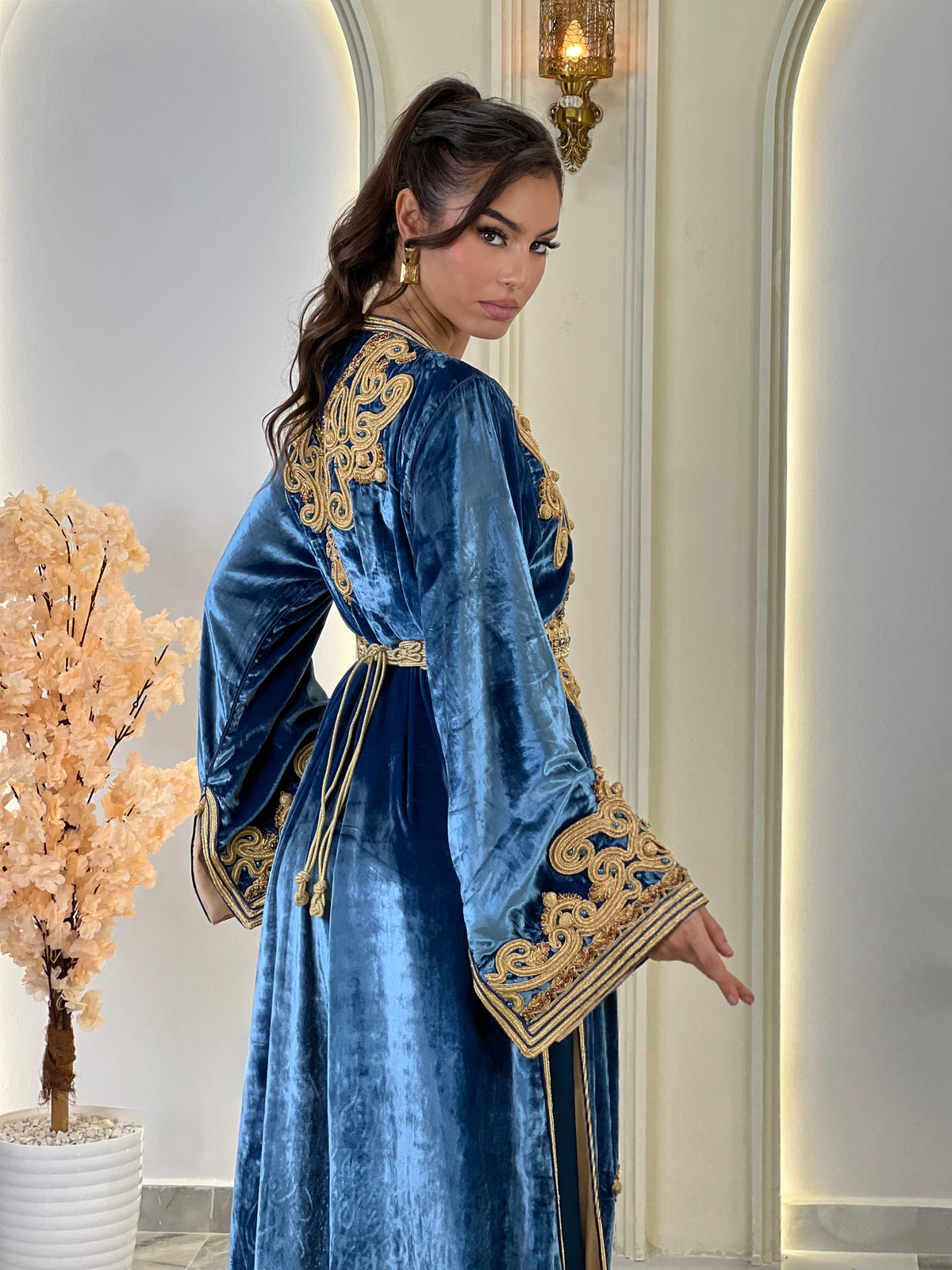 Veloria, lebsa marroquí de terciopelo – vista 2 | Kaftan Elegance