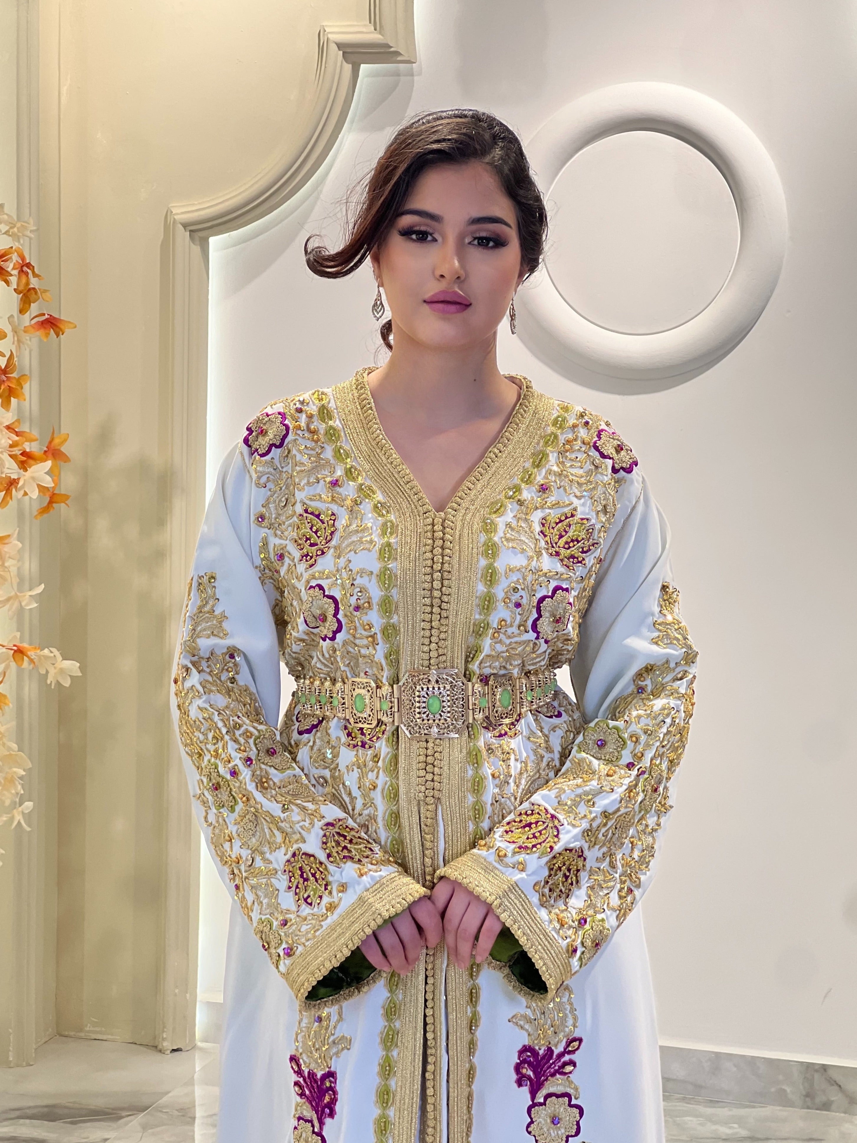 Exclusive Takchita Dina