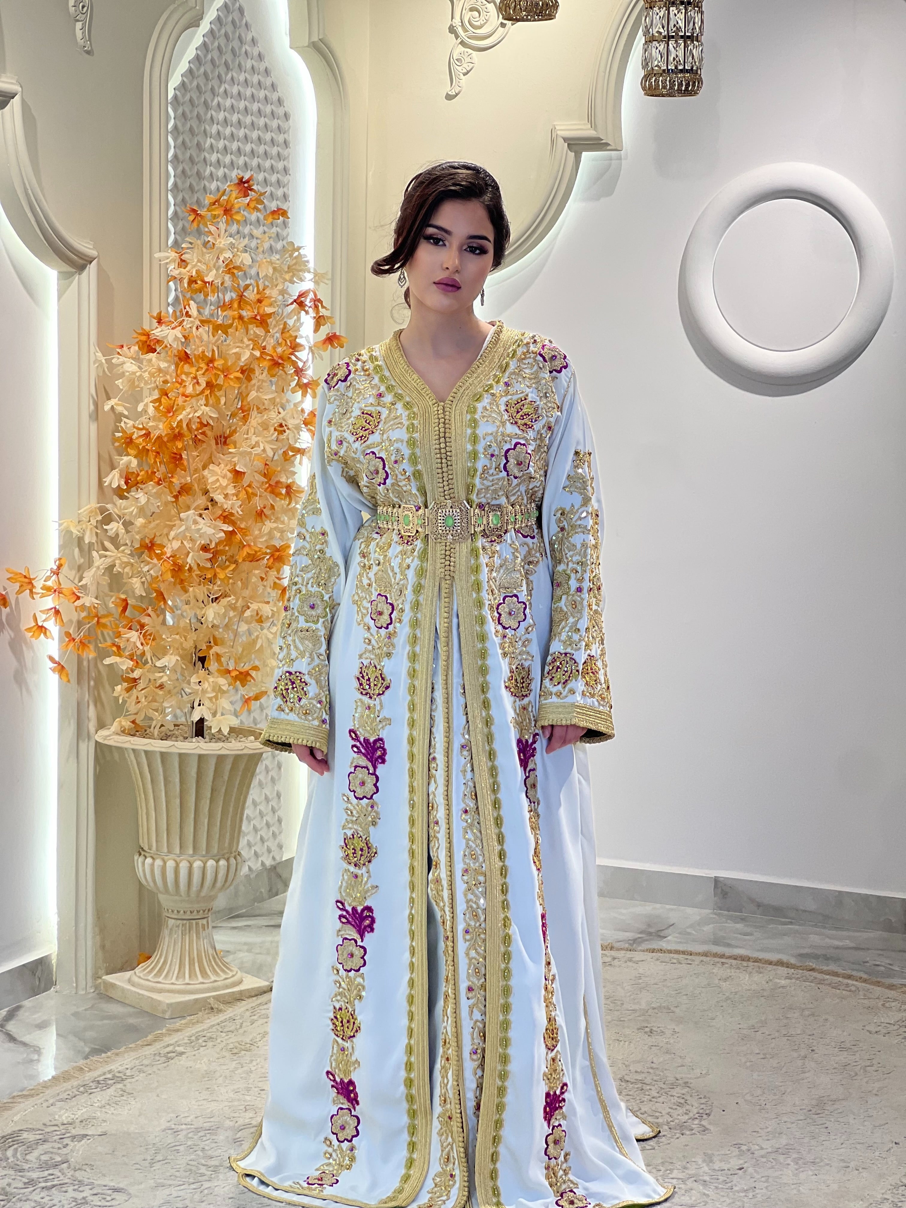 Exclusive Takchita Dina