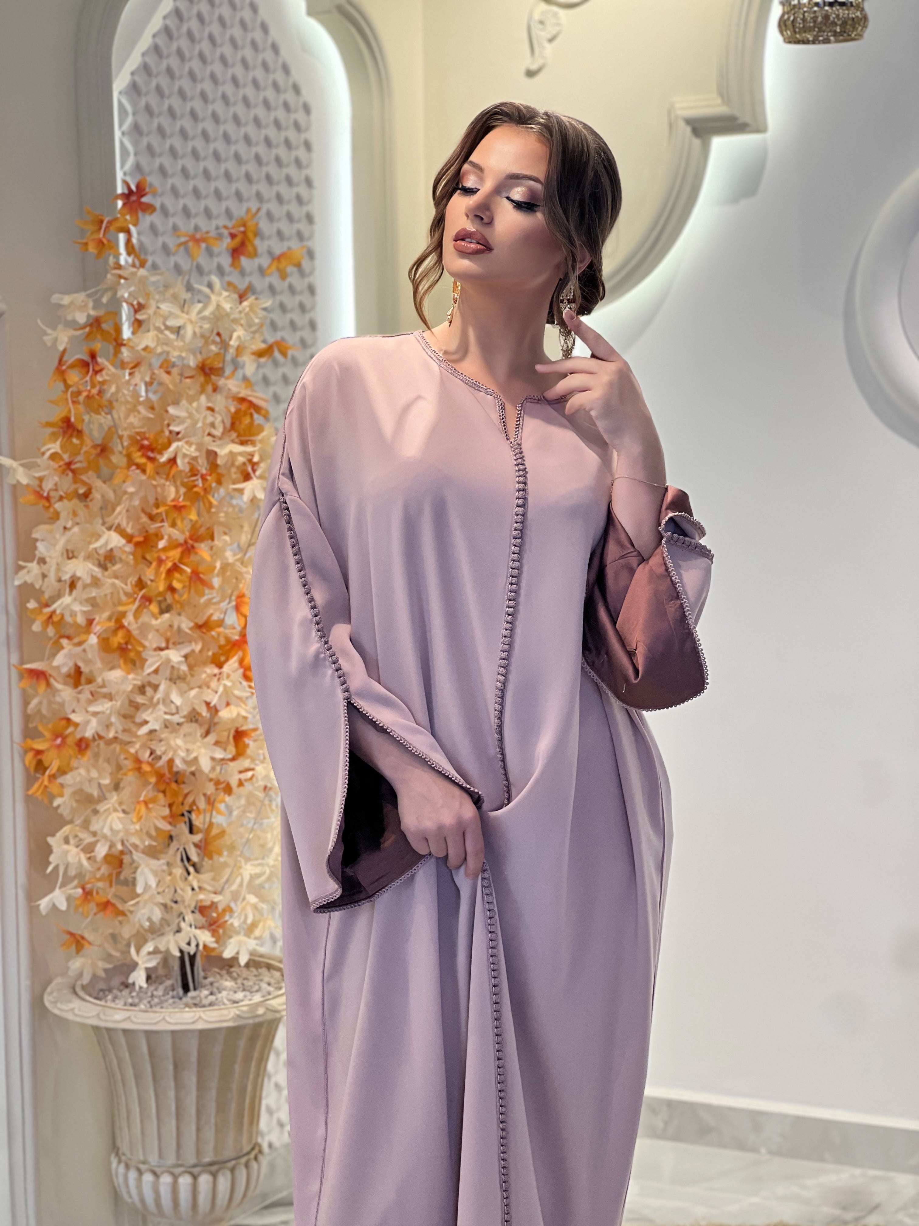Nayla Pink