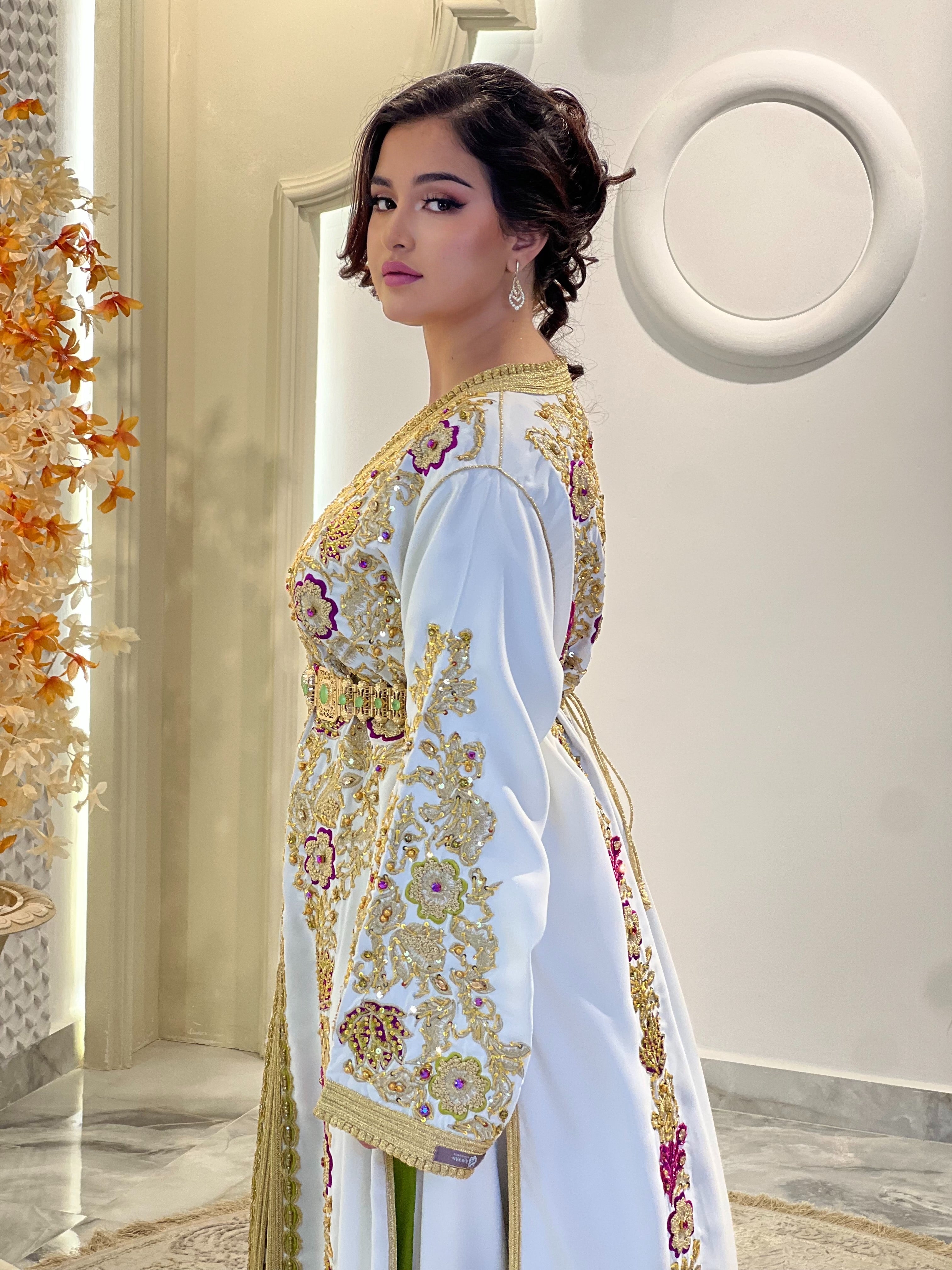 Exclusive Takchita Dina