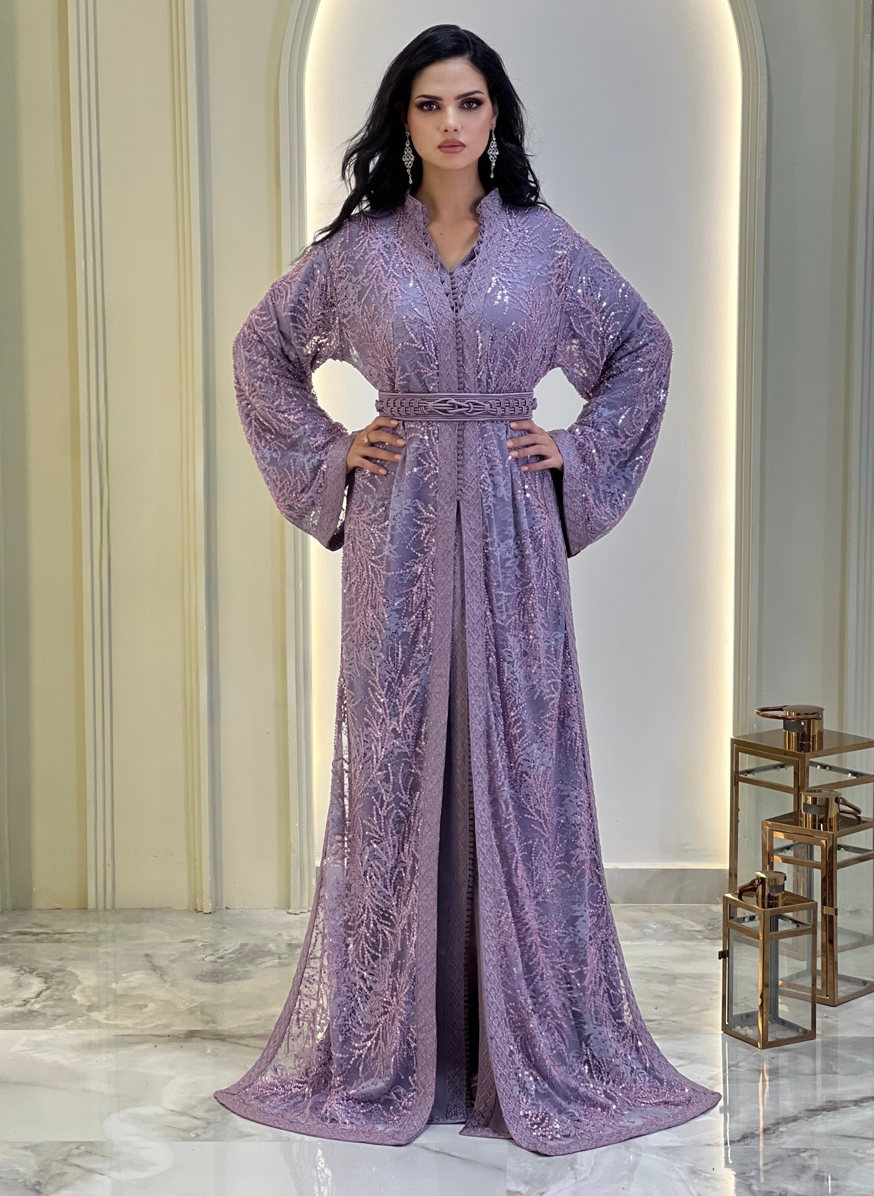 Amoura Violet
