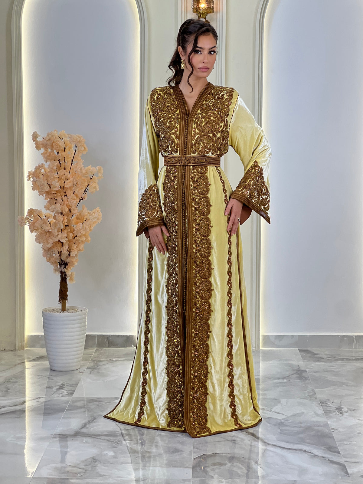 Perline Soft Lemon, lebsa marroquí de terciopelo – vista 7 | Kaftan Elegance