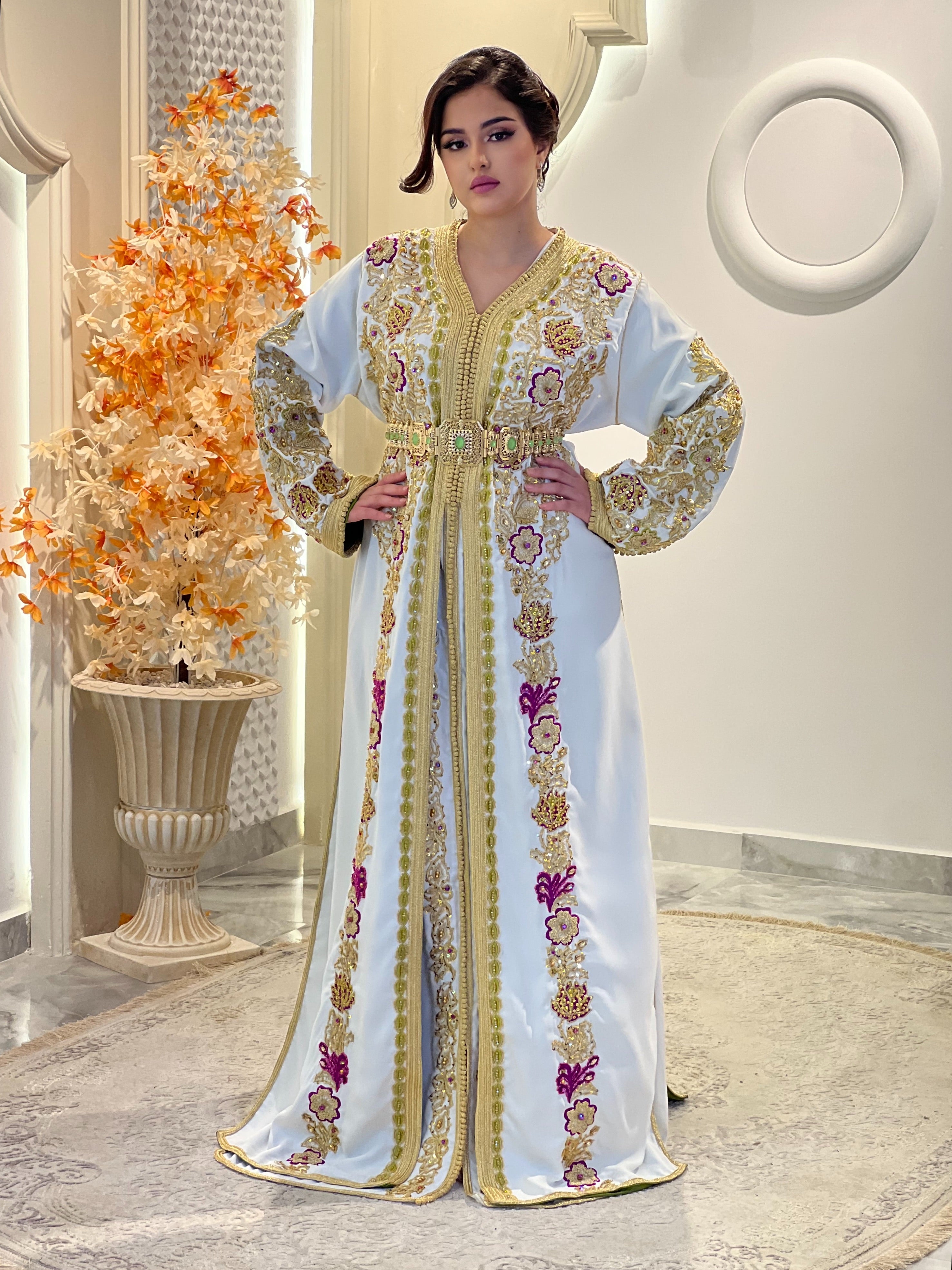 Exclusive Takchita Dina