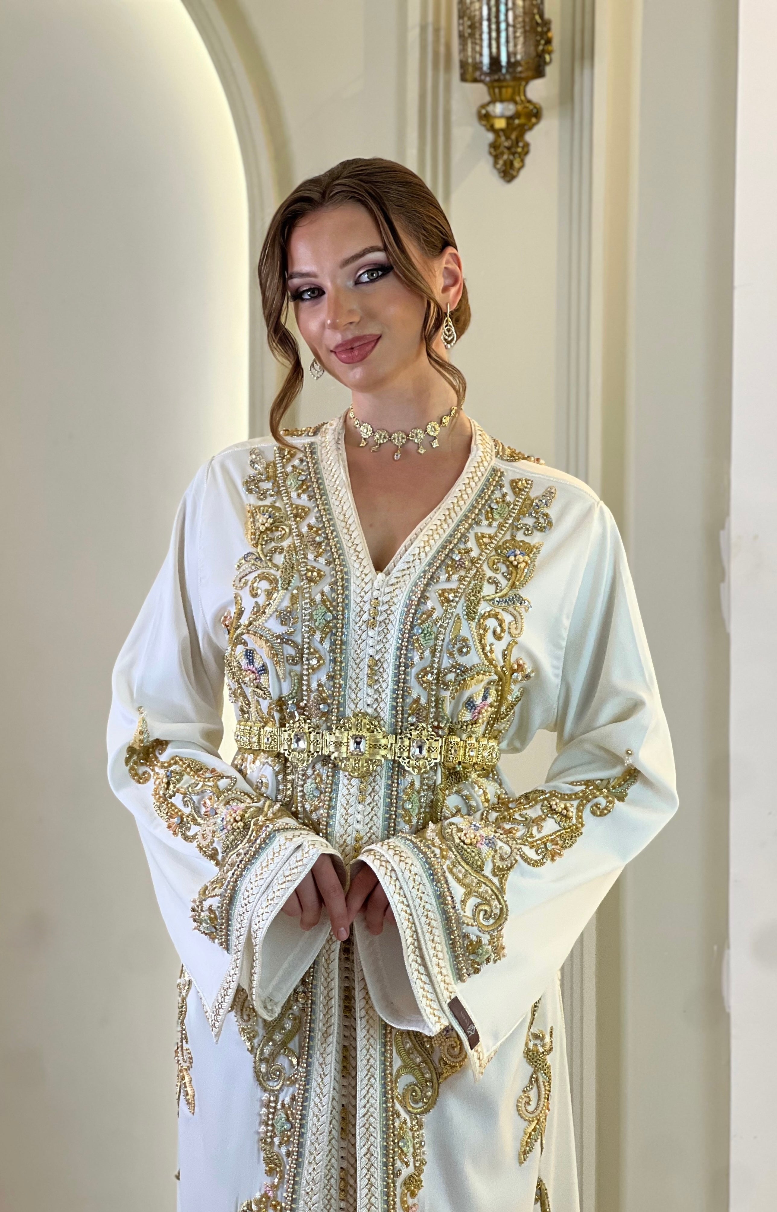 Exclusive Takchita Almira