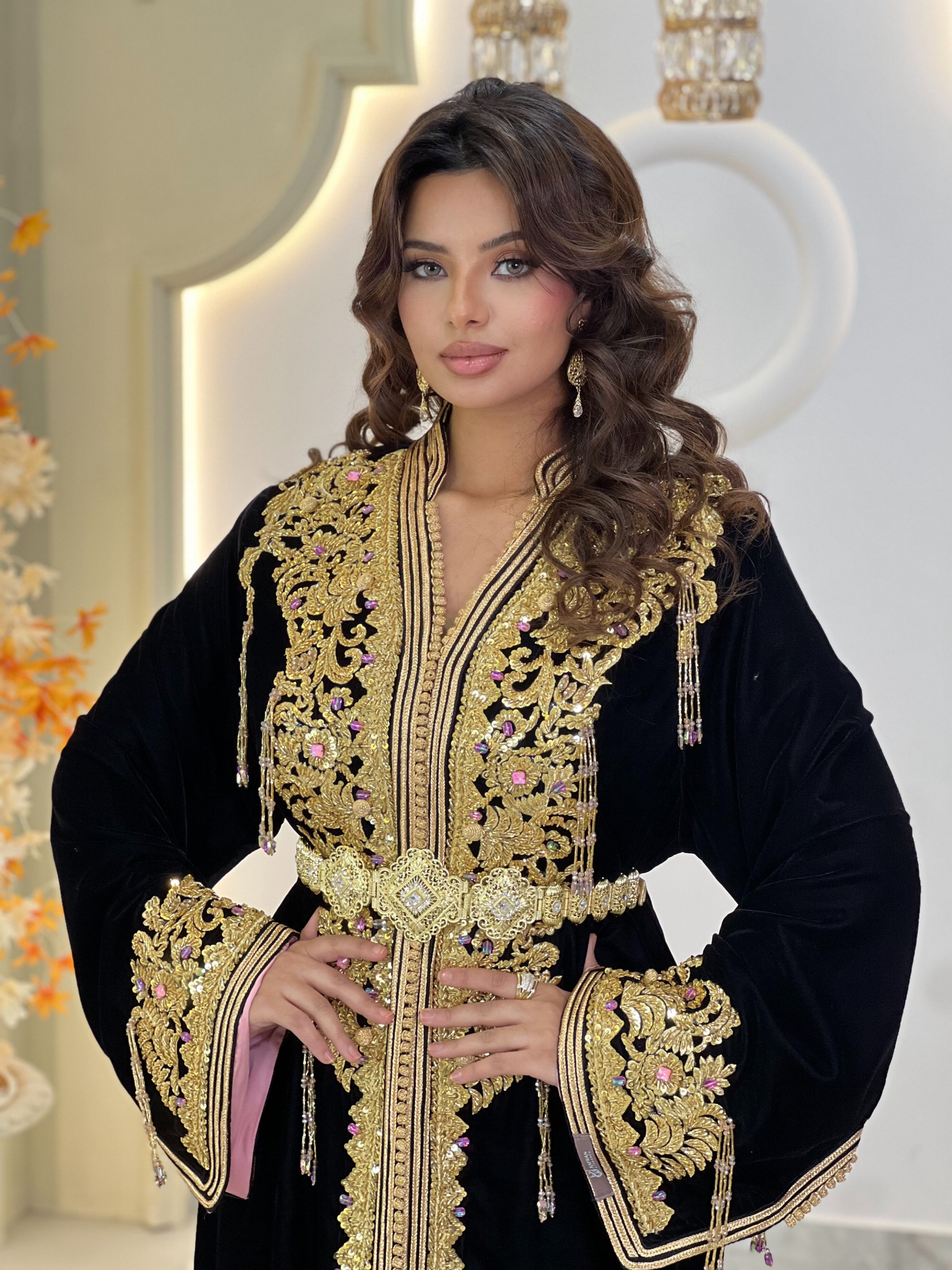 Magnolia Velvet Black