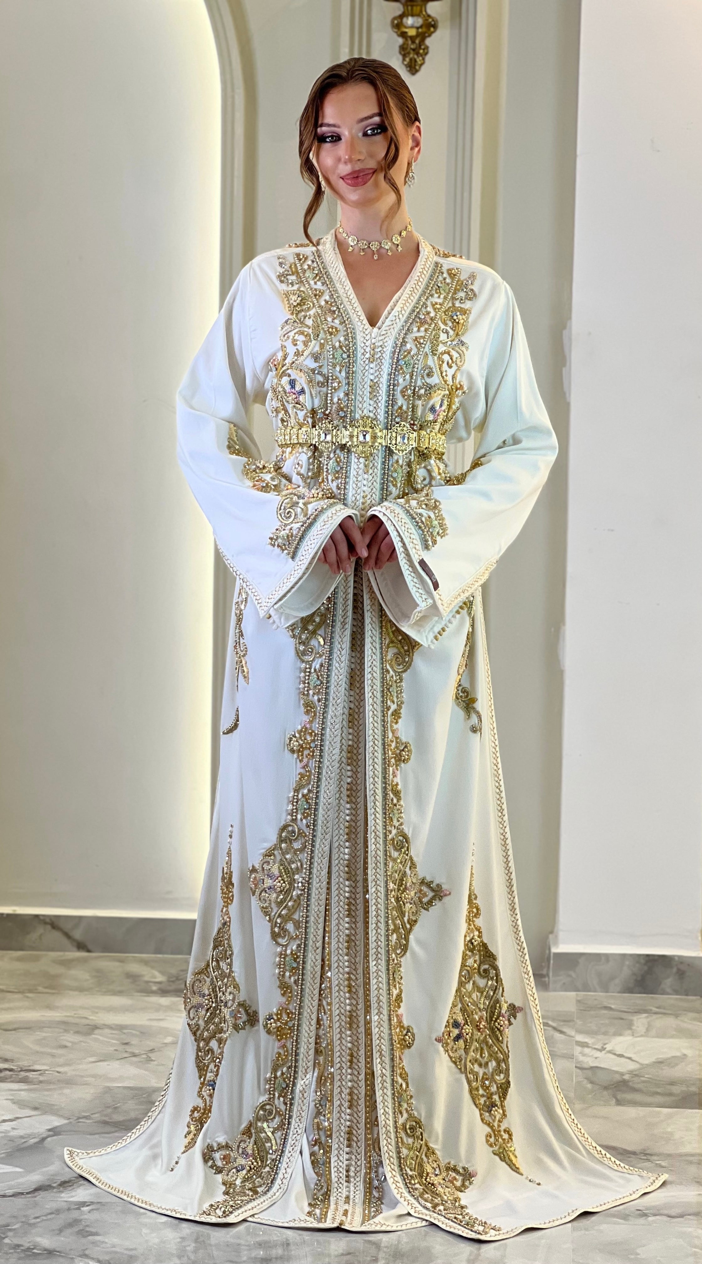Exclusive Takchita Almira