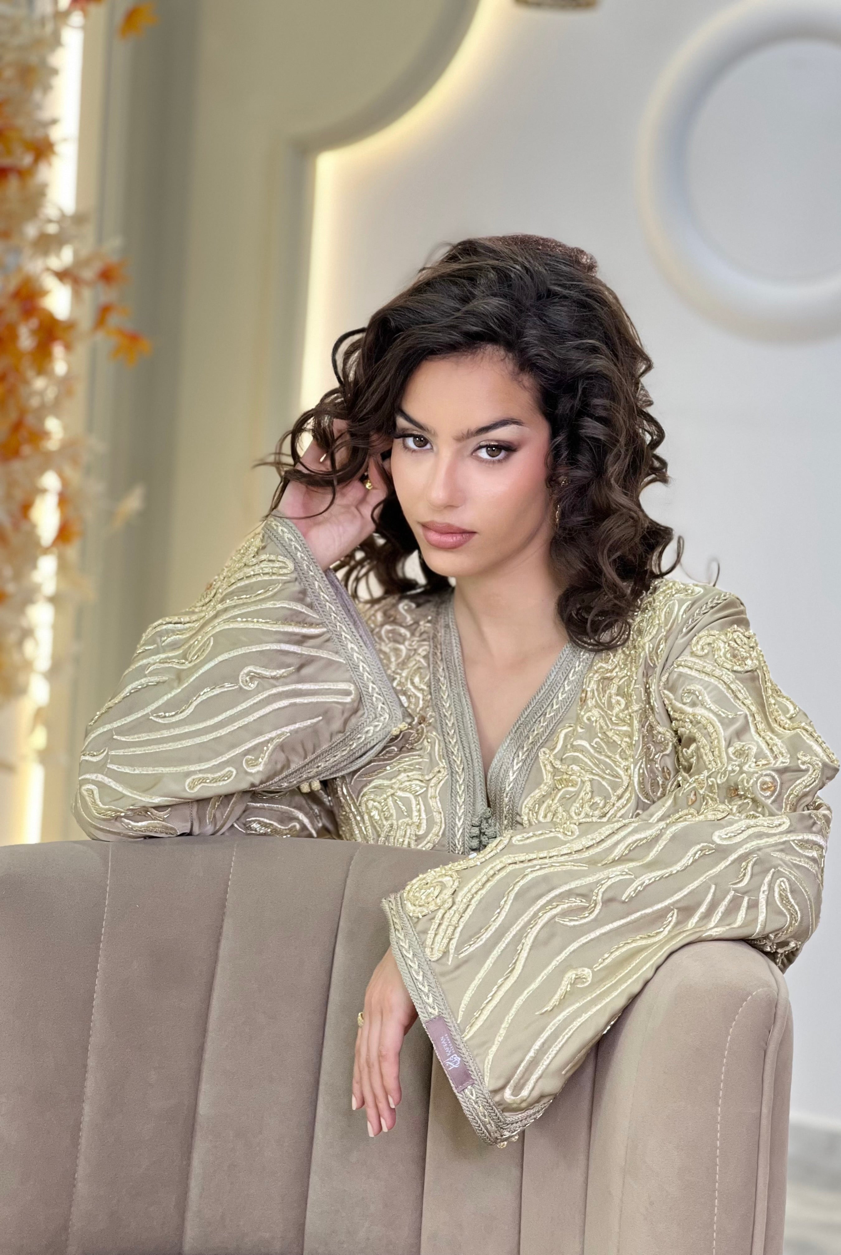 VERSAILLES GOLD TAUPE