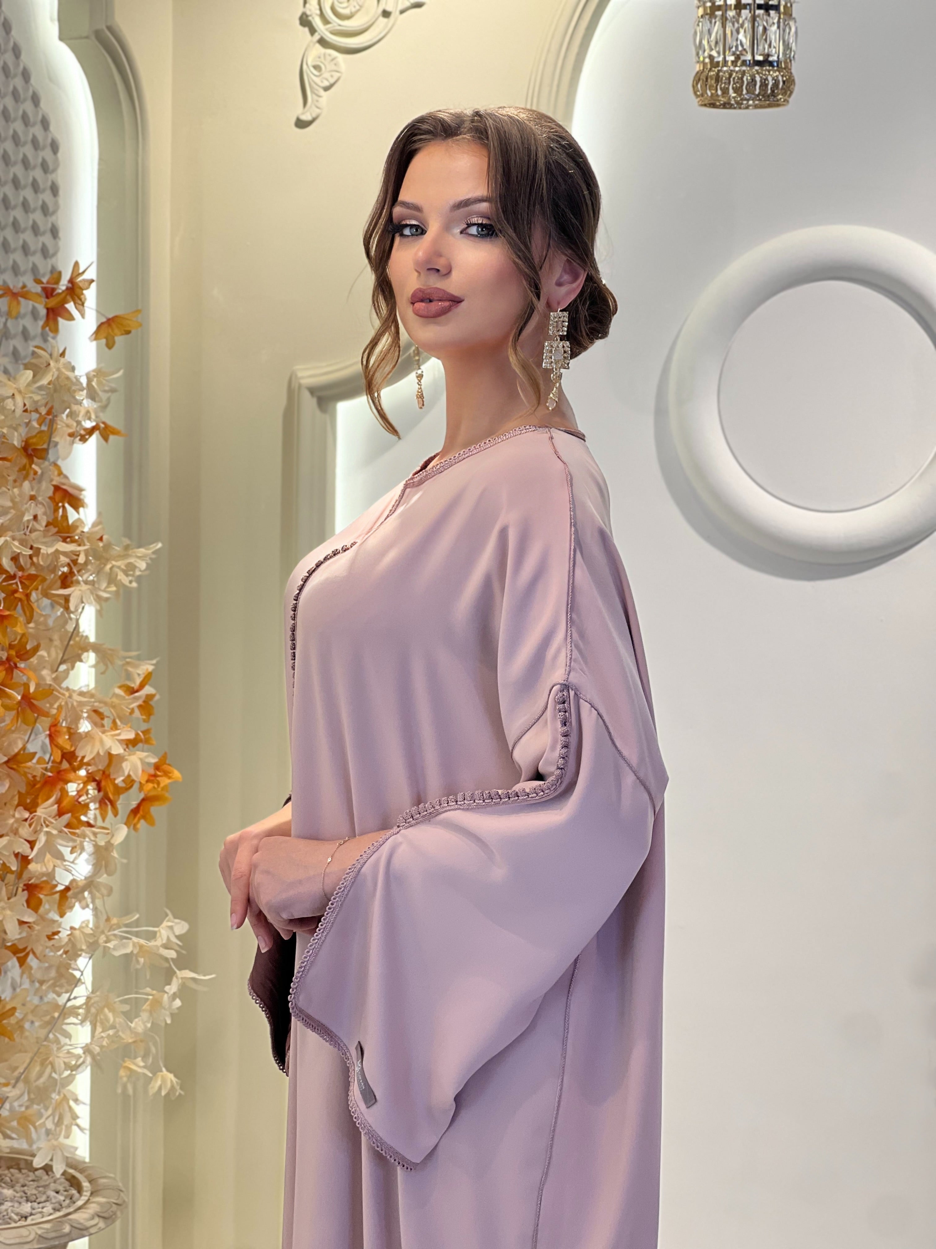 Nayla Pink