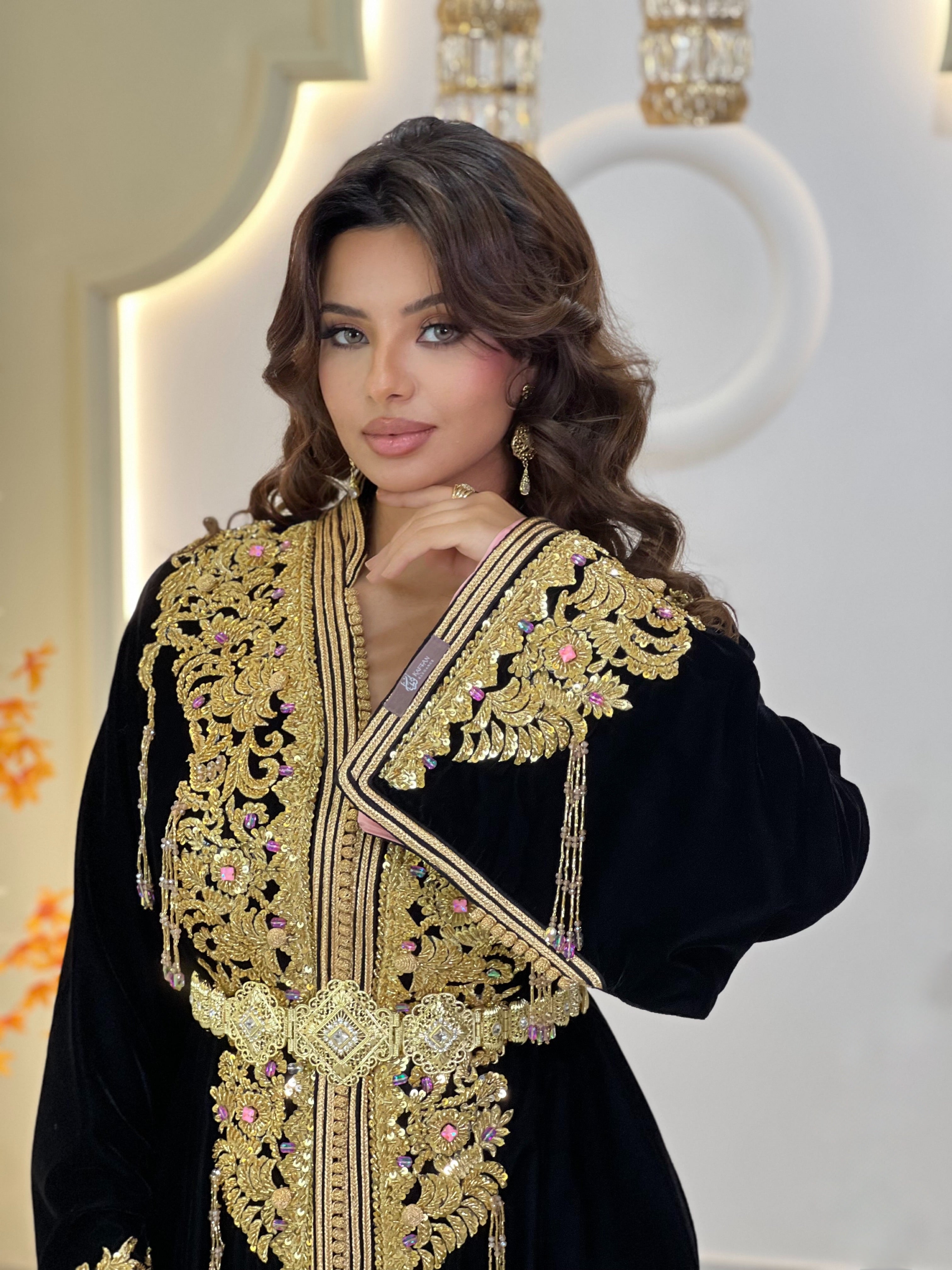 Magnolia Velvet Black