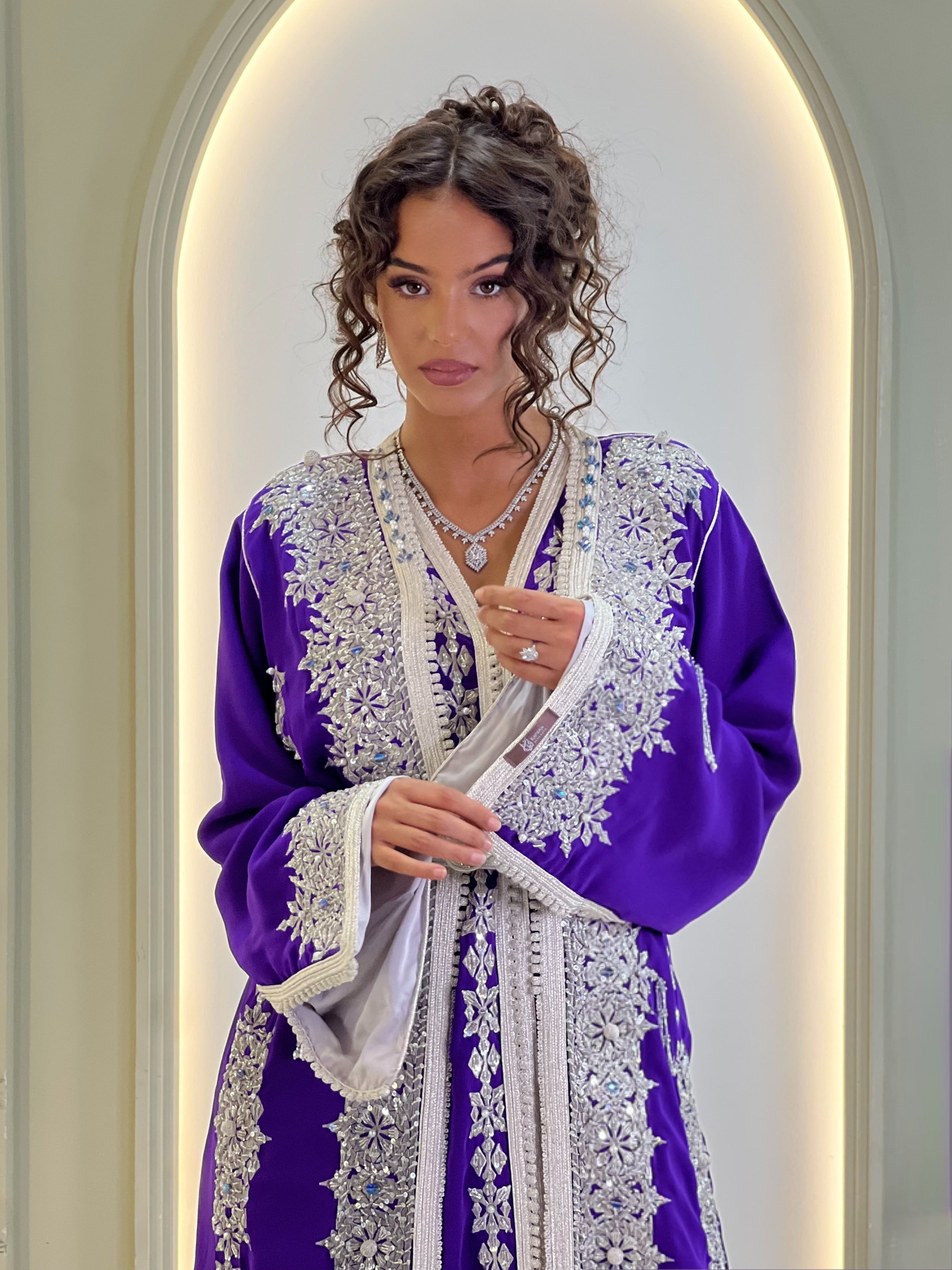 Exclusive Takchita Alae