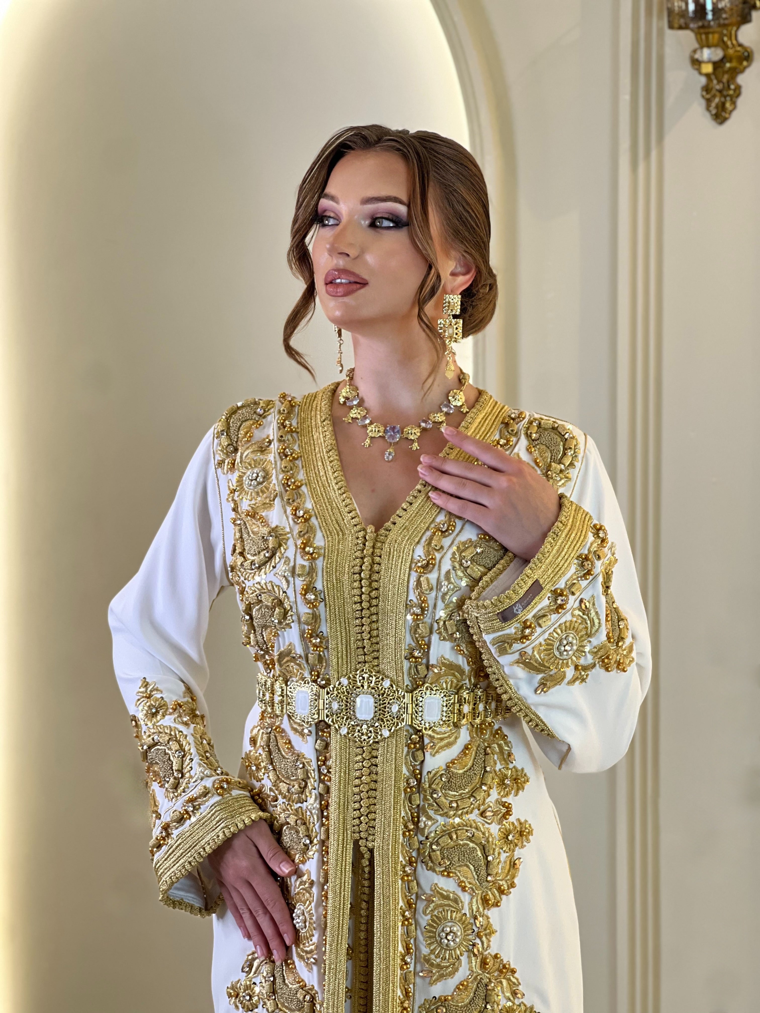 Exclusive Takchita Amira