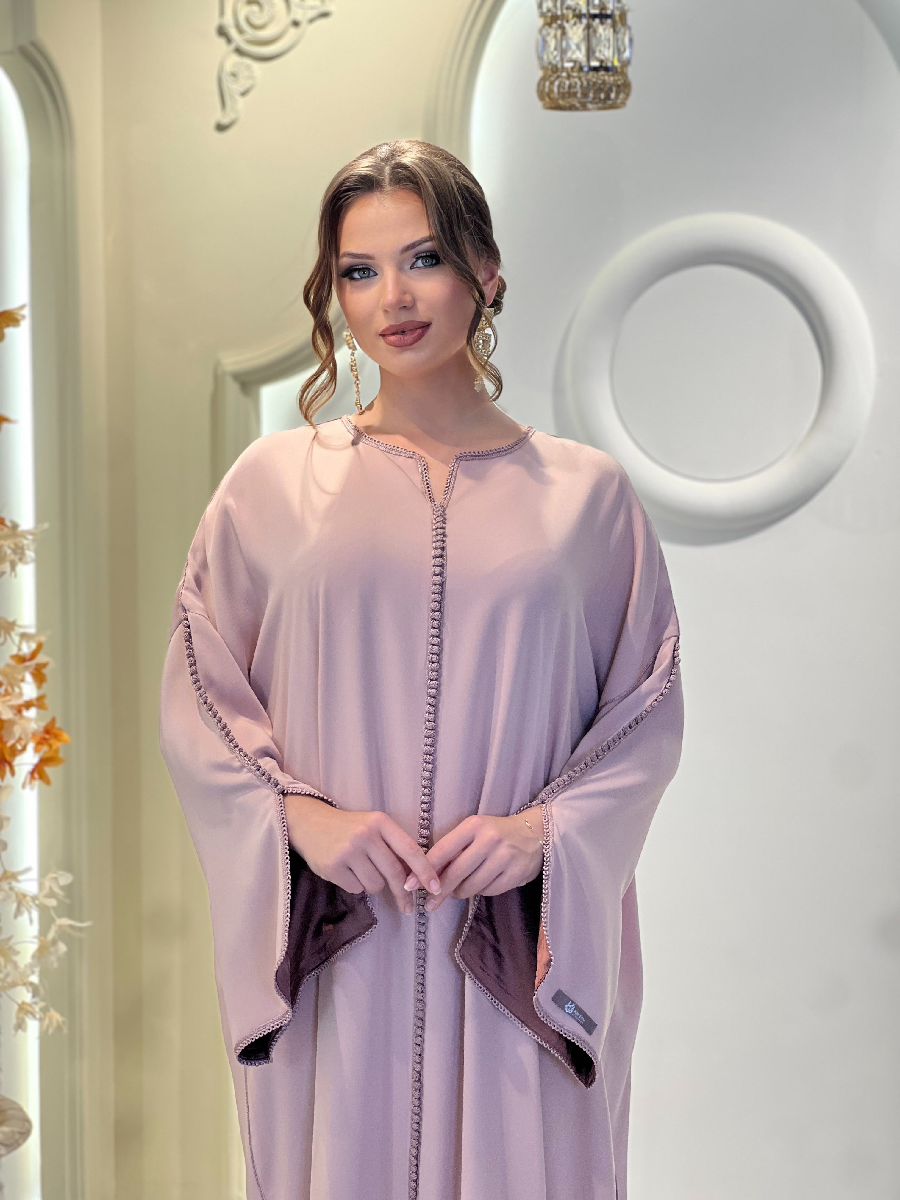 Nayla Pink