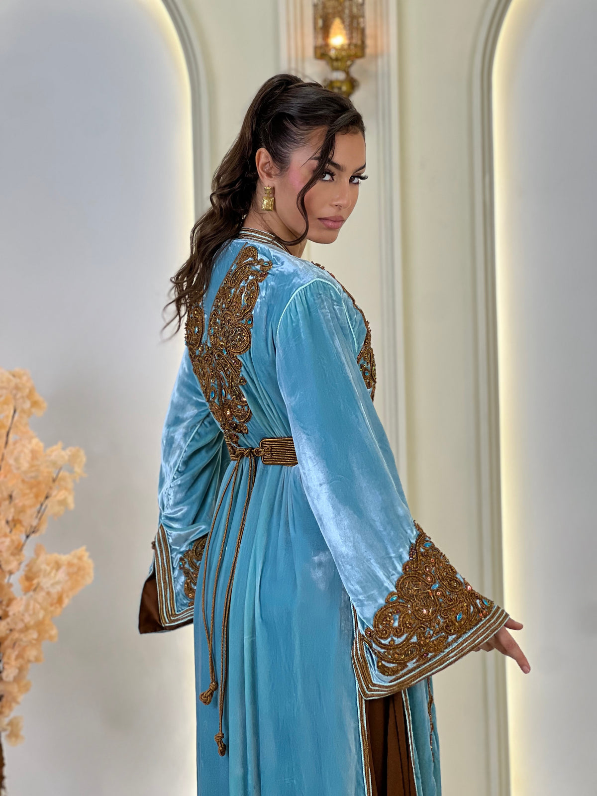 Perline Dusty Blue, lebsa marroquí azul de terciopelo – vista 2 | Kaftan Elegance