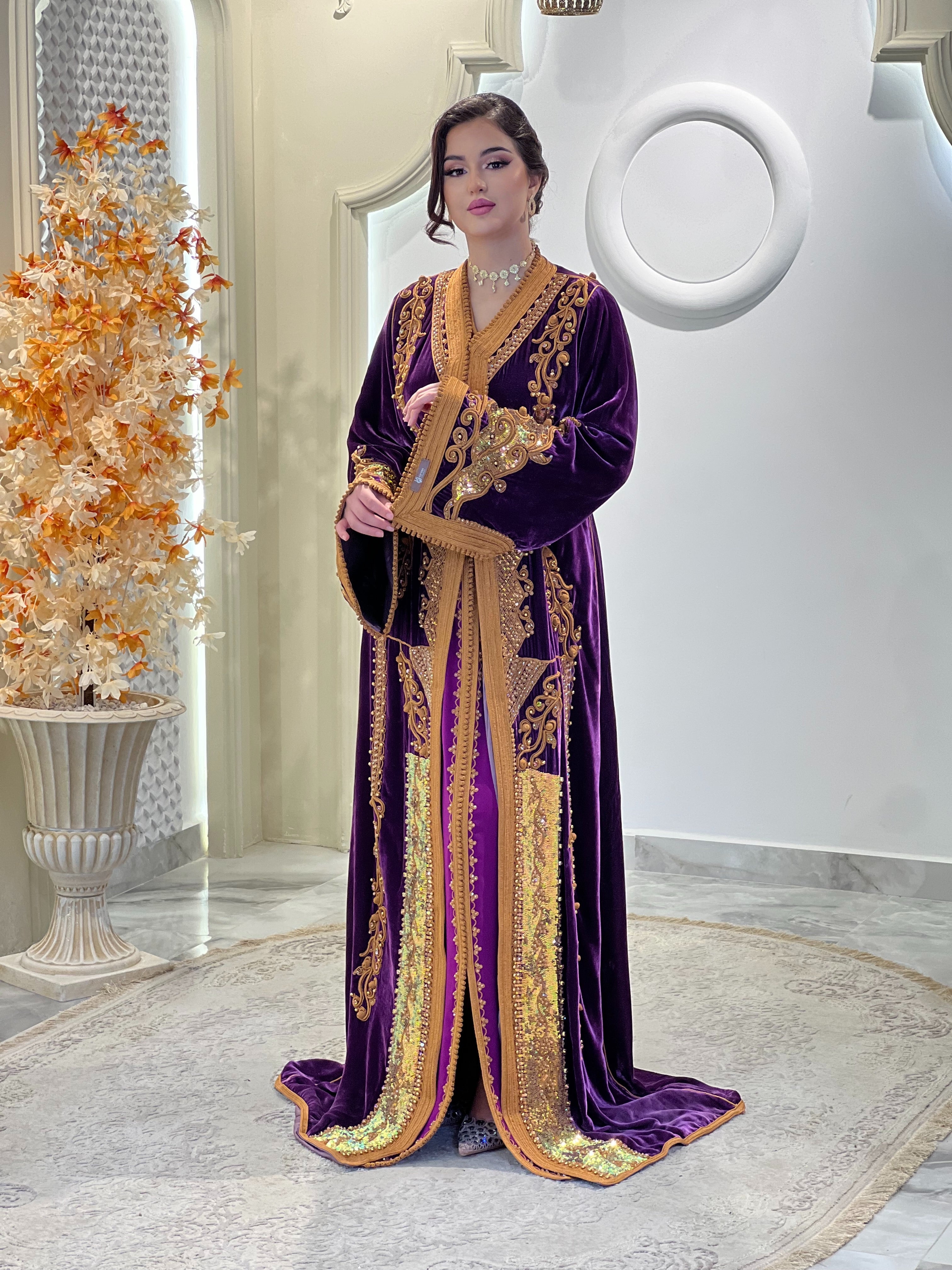 Exclusive Traditional Takchita Lara