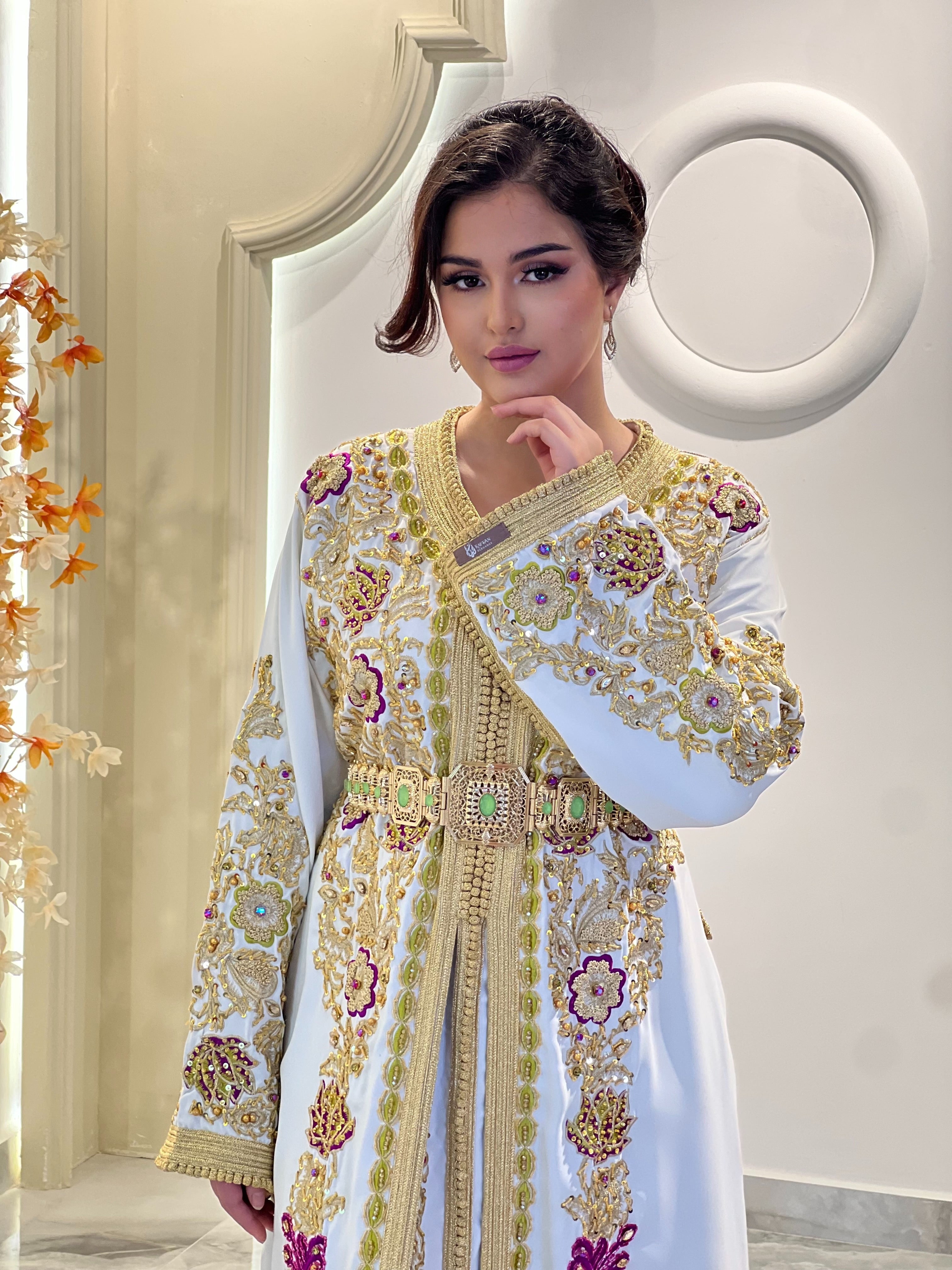 Exclusive Takchita Dina
