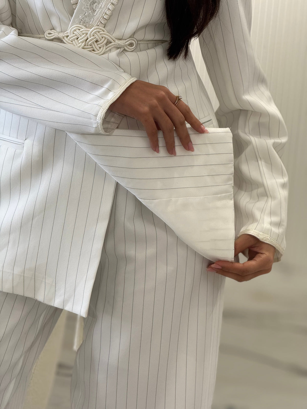 White striped set