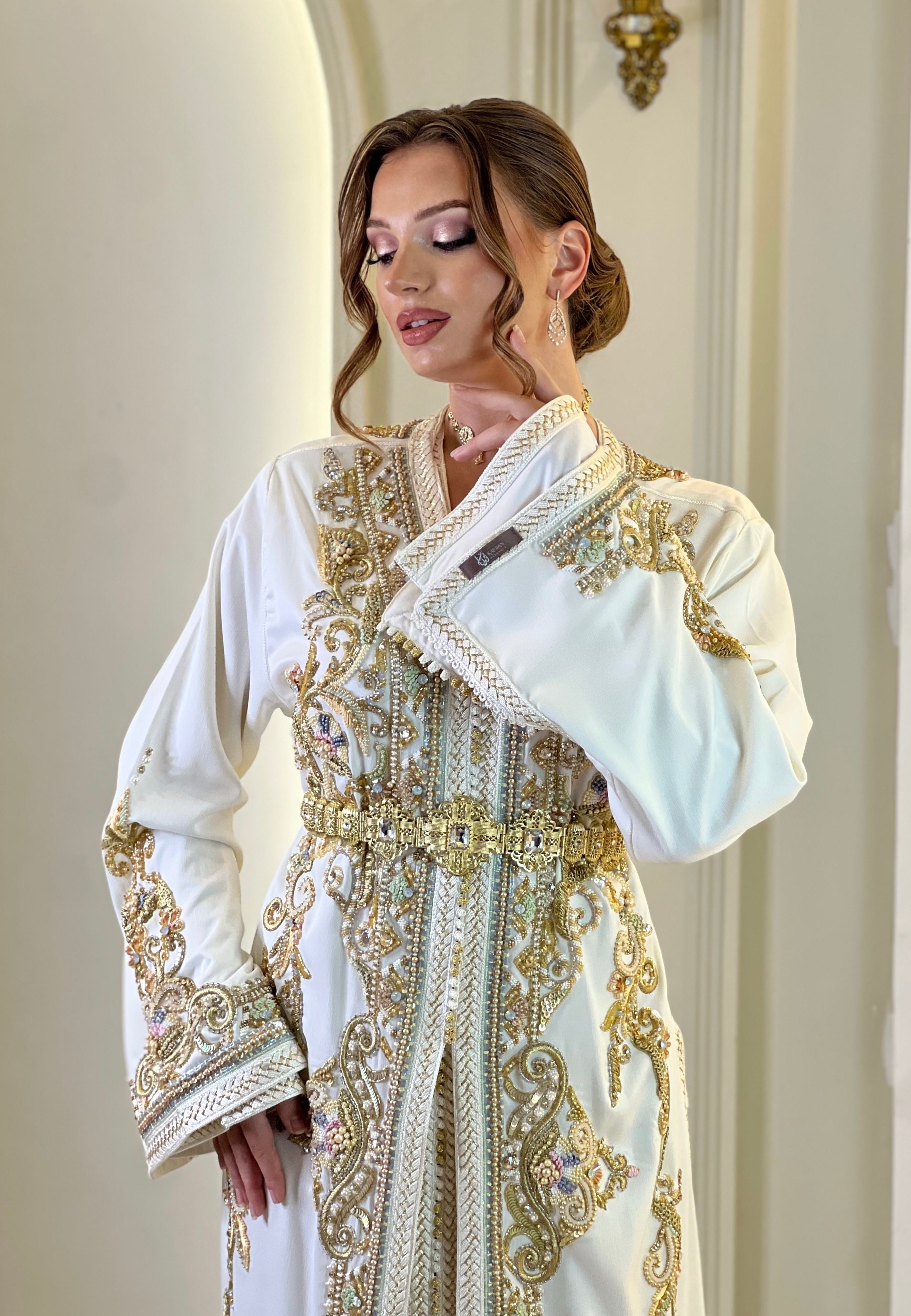 Exclusive Takchita Almira