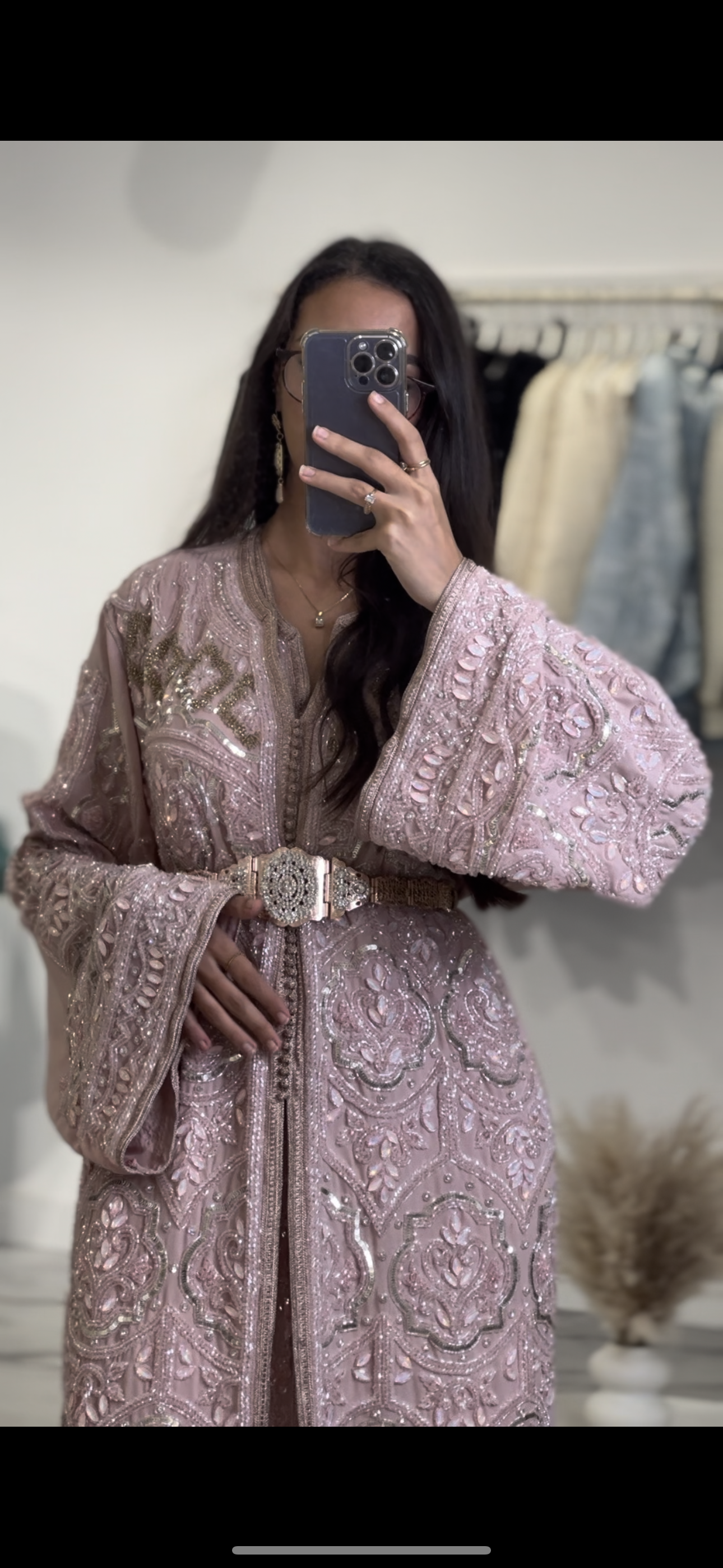 Exclusive Takchita Lilia
