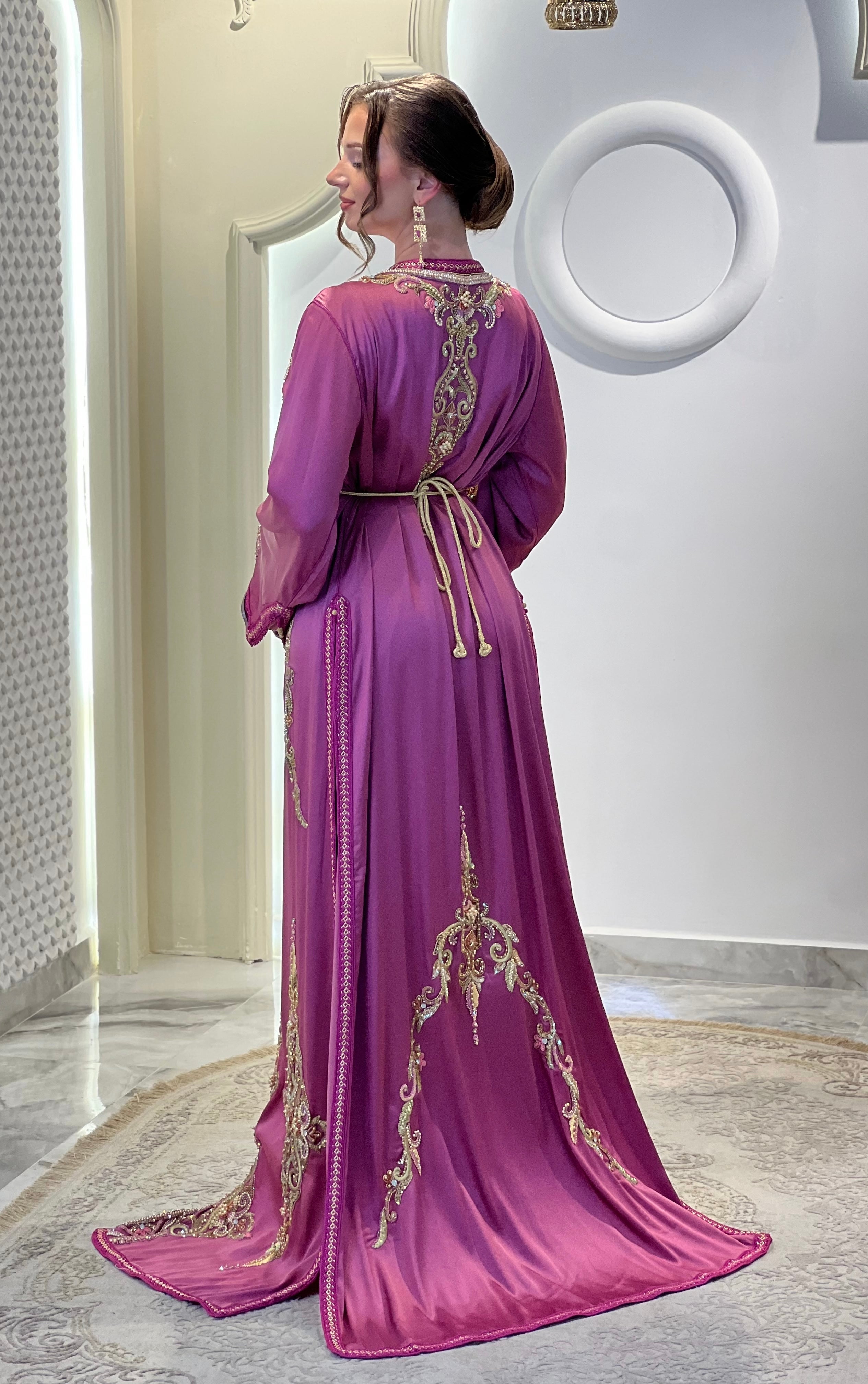 Exclusive Takchita Mona