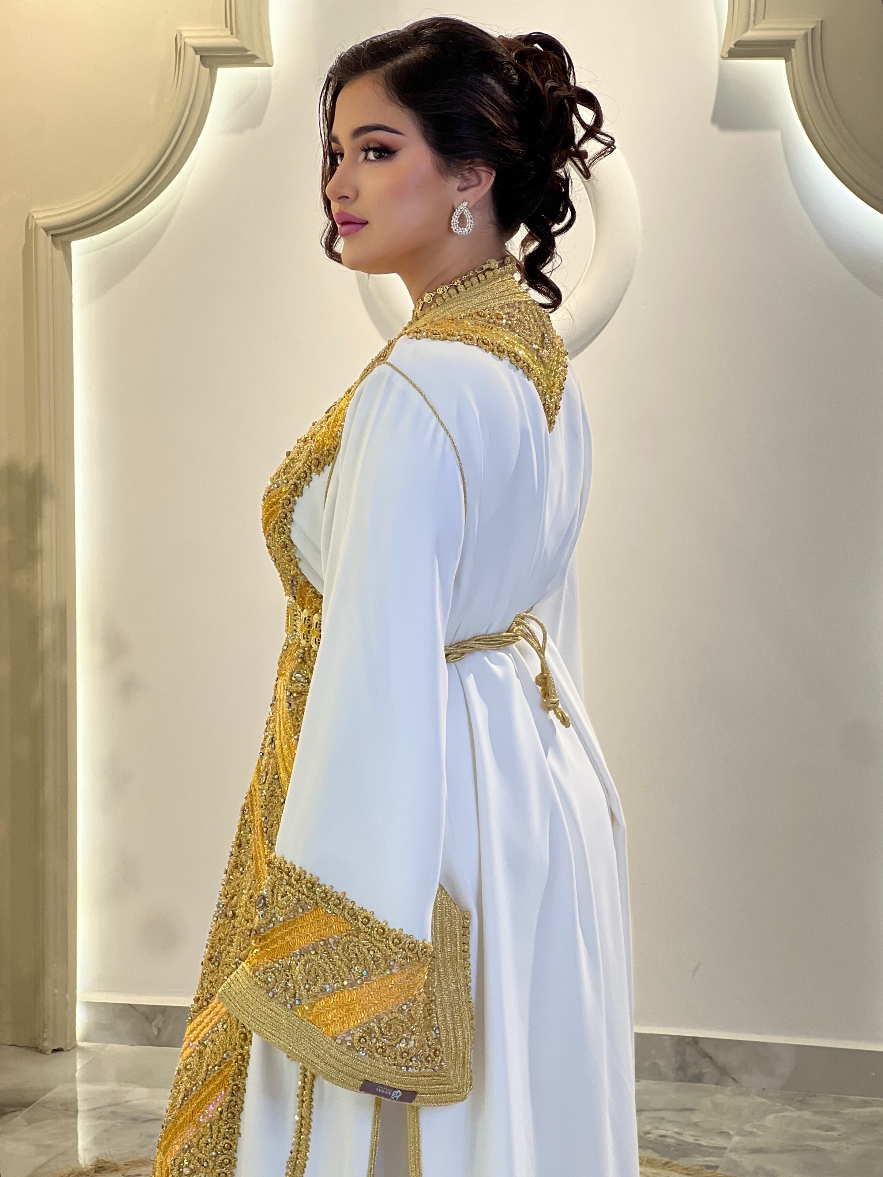 Exclusive Takchita Aya