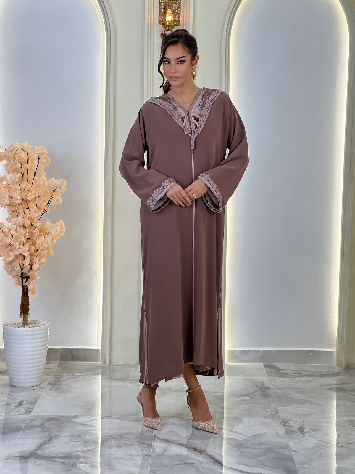 Jellaba Solivana, djellaba marocaine en crêpe – vue 5 | Kaftan Elegance