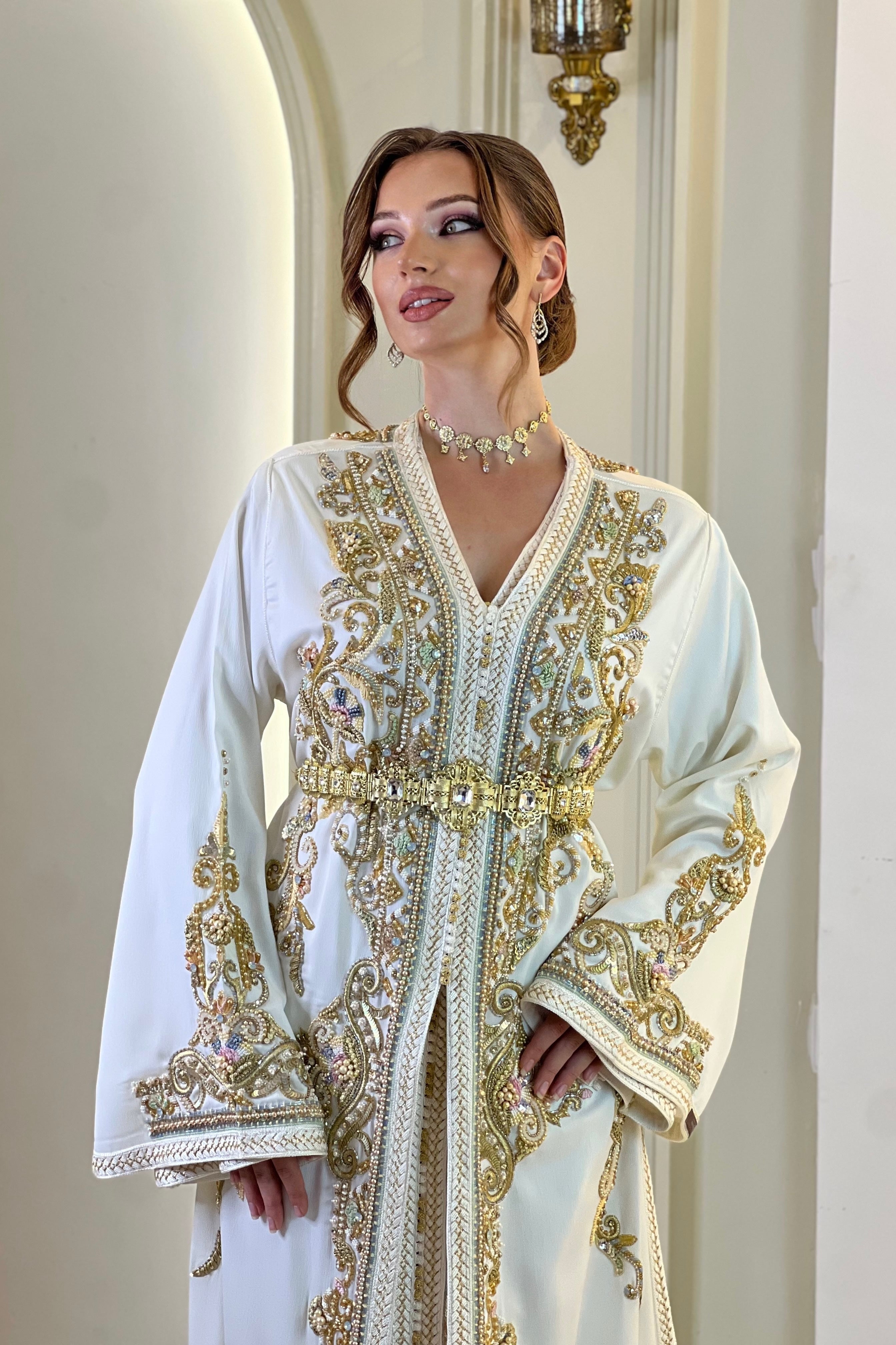 Exclusive Takchita Almira