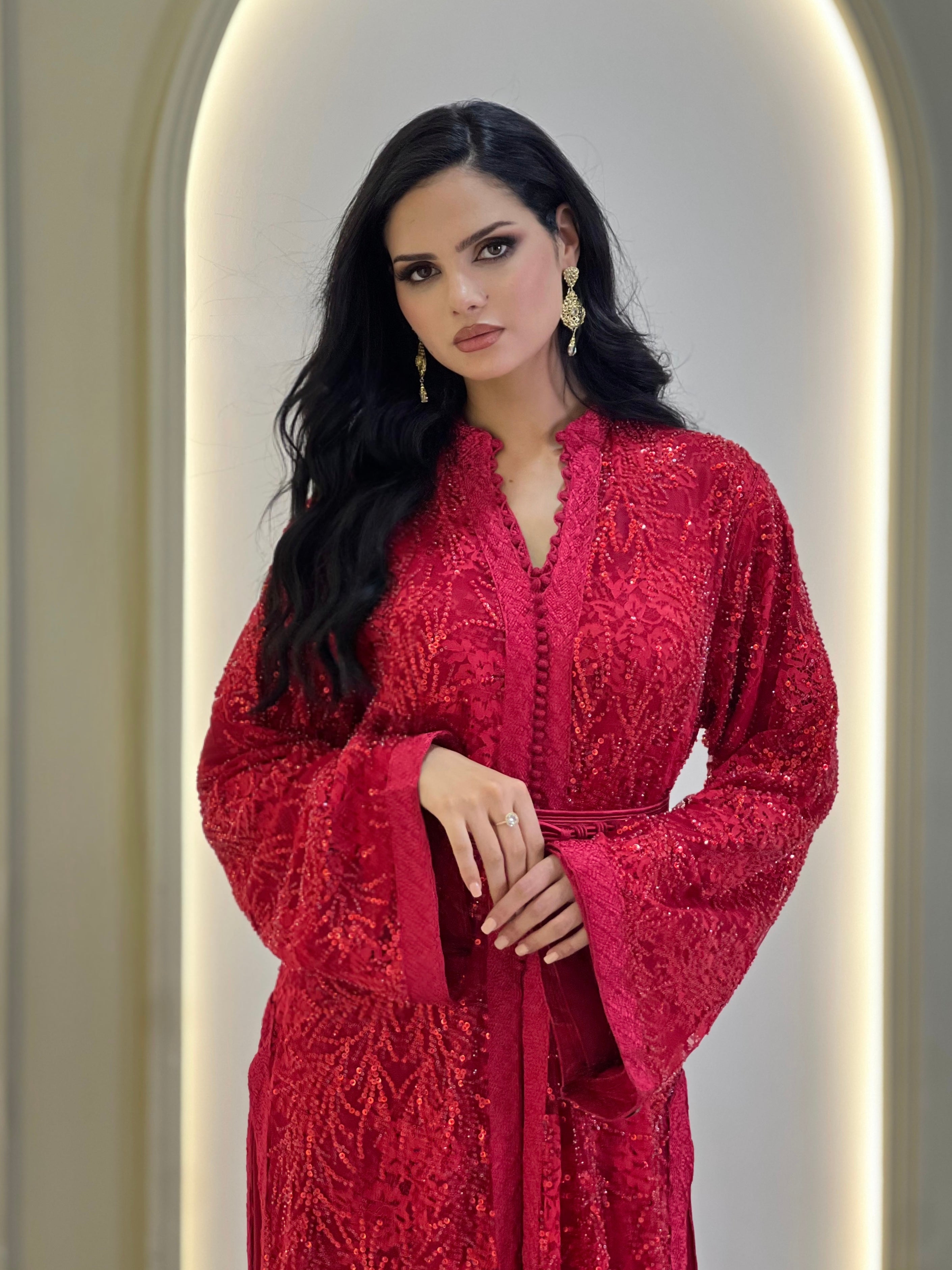 Amoura Red