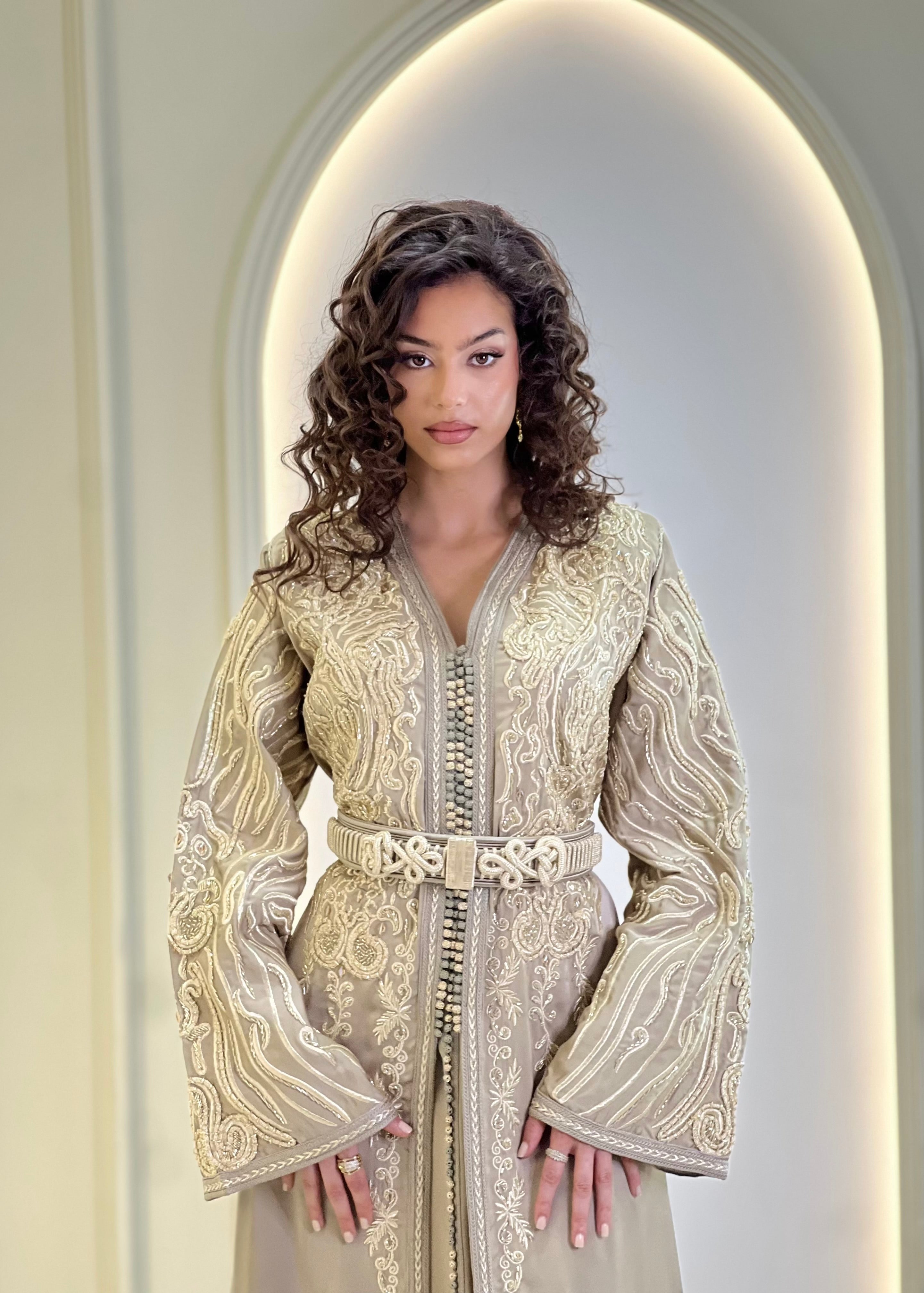 VERSAILLES GOLD TAUPE